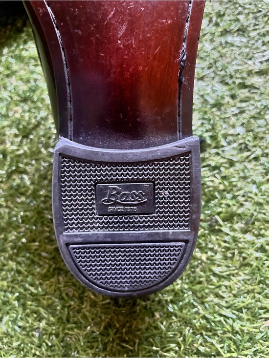 Men\'s Burgundy Tassel Loafers - Classic Leather Slip-On